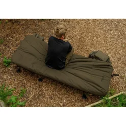 Bedchair Avid Carp Revolve System