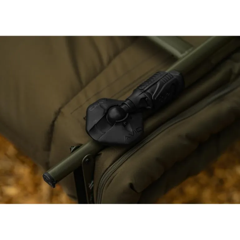 Bedchair Avid Carp Revolve System