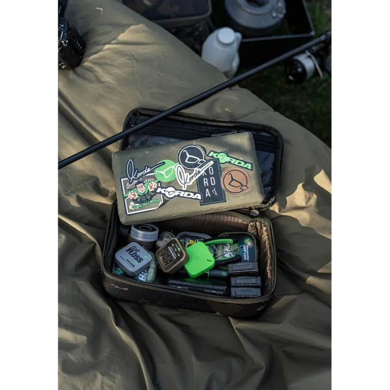 Trousse À Accessoires Korda Compac 140 Tackle Pouch Dark Kamo